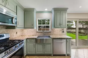 27 W Stony Bridge Ct, The Woodlands, TX 77381 - Photo 9