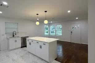 1972 W McKinney St, Houston, TX 77019 - Photo 5