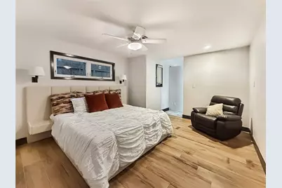 4521 Maple Street, Bellaire, TX 77401 - Photo 23