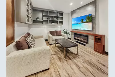 4521 Maple Street, Bellaire, TX 77401 - Photo 17