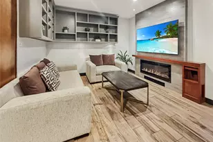 4521 Maple St, Bellaire, TX 77401 - Photo 17