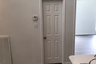 176 April Point Dr N, Conroe, TX 77356 - Photo 9