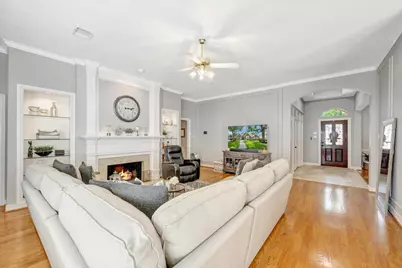 17027 Chapel Park Way, Houston, TX 77059 - Photo 19