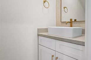 306 E 40th St, Houston, TX 77018 - Photo 23