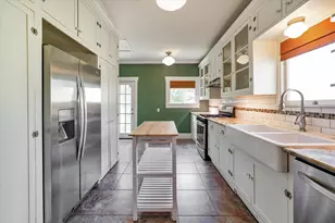 1024 W Temple St, Houston, TX 77009 - Photo 9