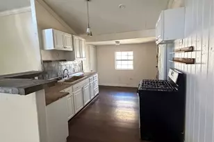 323 Reppert St, Bacliff, TX 77518 - Photo 3