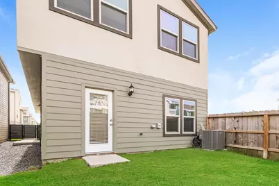 18342 W Centro Circle, Shenandoah, TX 77385 - Photo 17