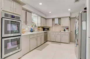 1135 Trowbridge Dr, Houston, TX 77062 - Photo 9