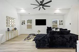 964 Lucky St, Houston, TX 77088 - Photo 9