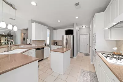 127 Hawknest Court, The Woodlands, TX 77384 - Photo 15