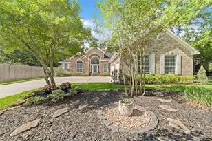 127 Hawknest Ct, The Woodlands, TX 77384 - Photo 3