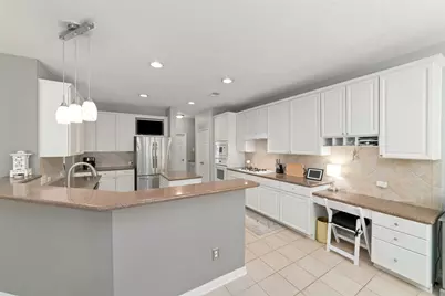 127 Hawknest Court, The Woodlands, TX 77384 - Photo 13