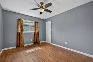2719 Flintrock Cir, Houston, TX 77067 - Photo 13
