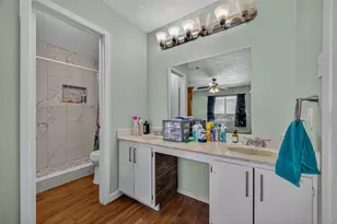 2719 Flintrock Cir, Houston, TX 77067 - Photo 11