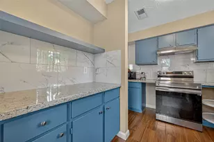2719 Flintrock Cir, Houston, TX 77067 - Photo 7