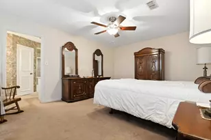 2910 Riata Ln, Houston, TX 77043 - Photo 13