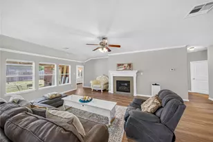 10101 Hidden Falls Dr, Pearland, TX 77584 - Photo 5
