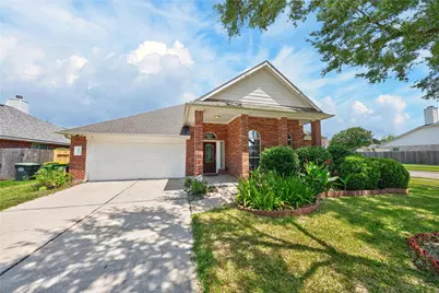 10101 Hidden Falls Drive, Pearland, TX 77584 - Photo 1
