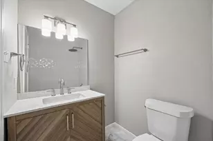 9007 Imogene St, Houston, TX 77036 - Photo 11