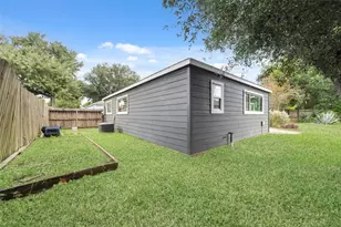 10819 Berry Tree Dr, Houston, TX 77064 - Photo 19