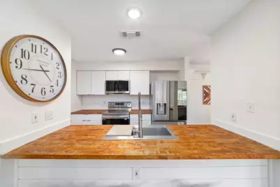 10819 Berry Tree Drive, Houston, TX 77064 - Photo 9