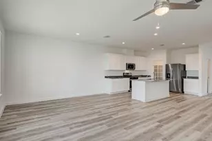 10515 Lancaster Frst Ln, Houston, TX 77051 - Photo 5