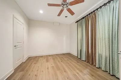 1914 Woodbury Street, Houston, TX 77030 - Photo 17