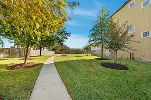 10218 Spring Shadows Park Cir, Houston, TX 77080 - Photo 3