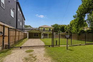 4505 Cochran St, Houston, TX 77009 - Photo 25