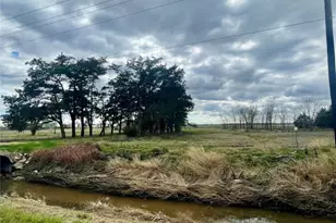 185 8th St, Van Vleck, TX 77482 - Photo 1