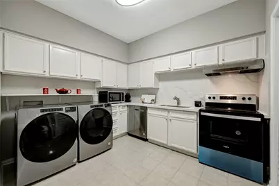 2100 Tanglewilde Street #380, Houston, TX 77063 - Photo 13
