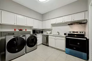2100 Tanglewilde St, Houston, TX 77063 - Photo 13