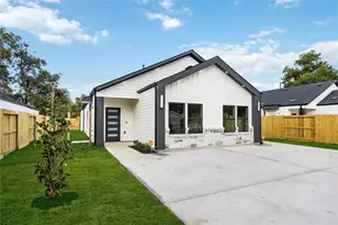 7803 Sandra St, Houston, TX 77016 - Photo 3