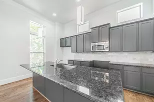2426 Bevis St, Houston, TX 77008 - Photo 15