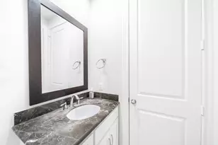 2426 Bevis St, Houston, TX 77008 - Photo 11