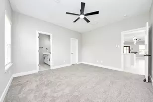 608 Miriam St, Baytown, TX 77520 - Photo 17