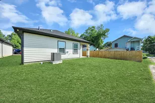 608 Miriam St, Baytown, TX 77520 - Photo 5