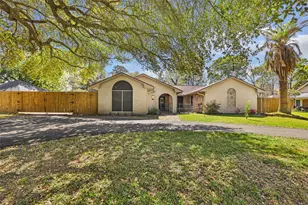 6 Hillcrest St, Dayton, TX 77535 - Photo 1