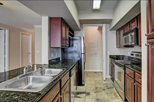 7575 Kirby Dr, Houston, TX 77030 - Photo 5