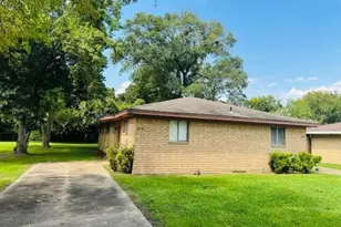 2112 Houston St, Orange, TX 77630 - Photo 1