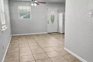 5617 Ave R 1/2, Galveston, TX 77551 - Photo 5