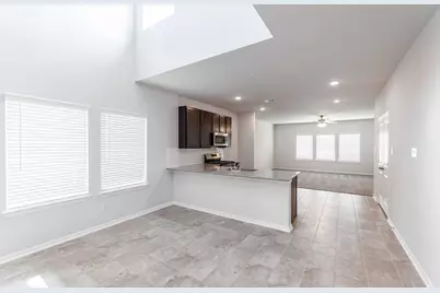 3611 Cardinal Pointe Drive, Angleton, TX 77515 - Photo 5