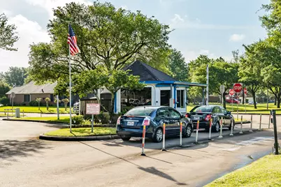 2806 S Peach Hollow Circle, Pearland, TX 77584 - Photo 33