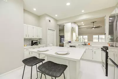 2806 S Peach Hollow Circle, Pearland, TX 77584 - Photo 19