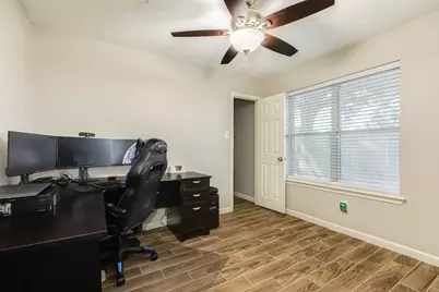 2806 S Peach Hollow Circle, Pearland, TX 77584 - Photo 29