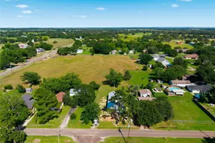 204 S Anderson St, Bremond, TX 76629 - Photo 25