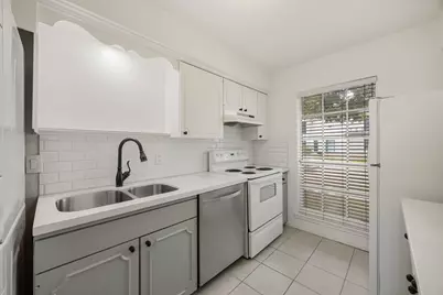 2312 Winrock Boulevard #171, Houston, TX 77057 - Photo 7