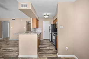 17331 Red Oak Dr, Houston, TX 77090 - Photo 13