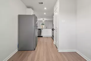 10360 Sweetwater Creek Dr, Cleveland, TX 77328 - Photo 9