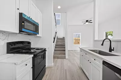 9009 Hilda Street, Houston, TX 77033 - Photo 5